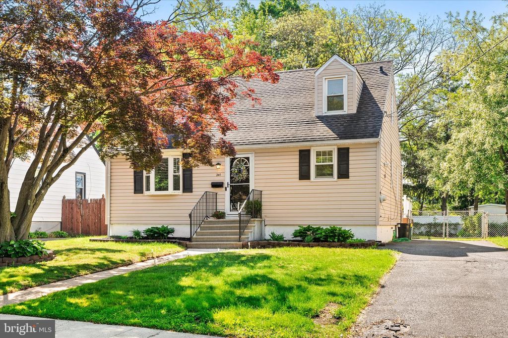 241 FENWOOD AVE, Hamilton, NJ 08619