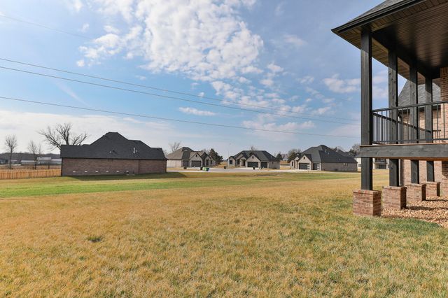 5546 E Cavalcade Lane, Springfield, MO 65802