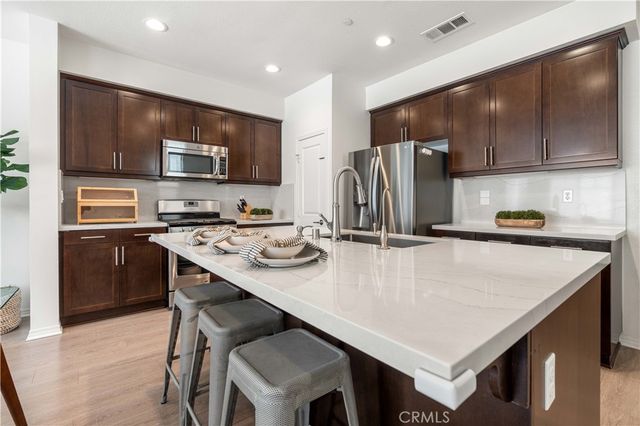 5560 Boardwalk 105, Hawthorne, CA 90250