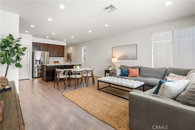 5560 Boardwalk 105, Hawthorne, CA 90250