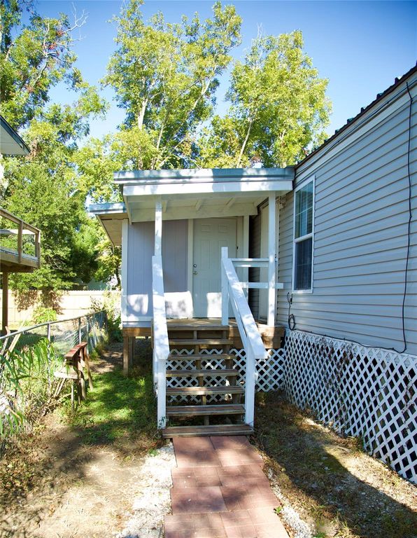 4443 6th Street Street, Bacliff, TX 77518