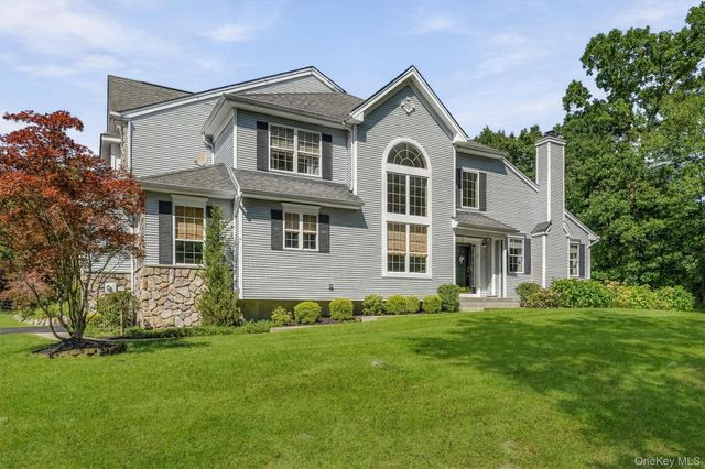 10 Willow Court, Tuxedo Park, NY 10987