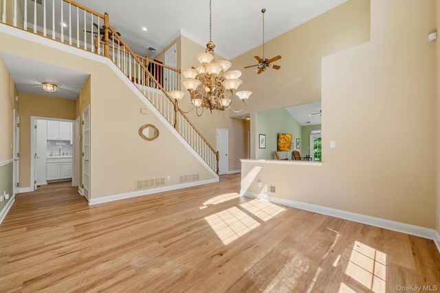 10 Willow Court, Tuxedo Park, NY 10987