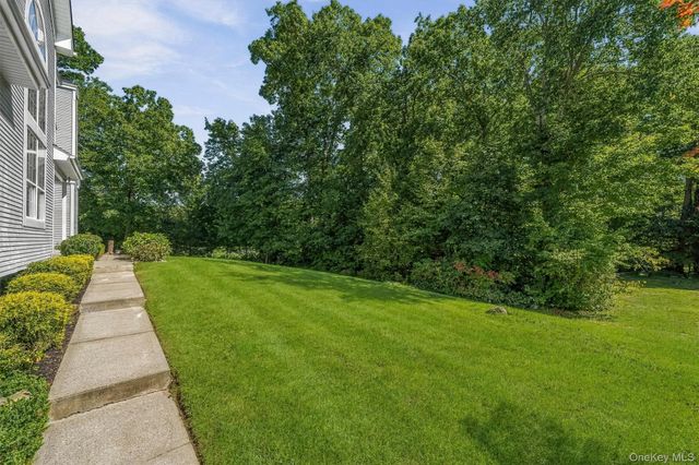 10 Willow Court, Tuxedo Park, NY 10987