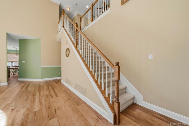 10 Willow Court, Tuxedo Park, NY 10987