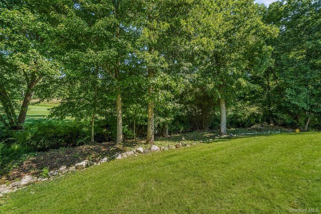 10 Willow Court, Tuxedo Park, NY 10987