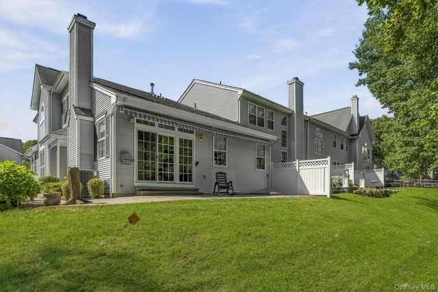 10 Willow Court, Tuxedo Park, NY 10987