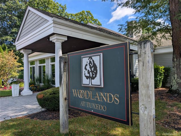 10 Willow Court, Tuxedo Park, NY 10987