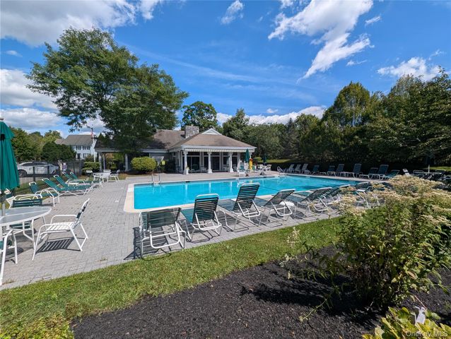10 Willow Court, Tuxedo Park, NY 10987
