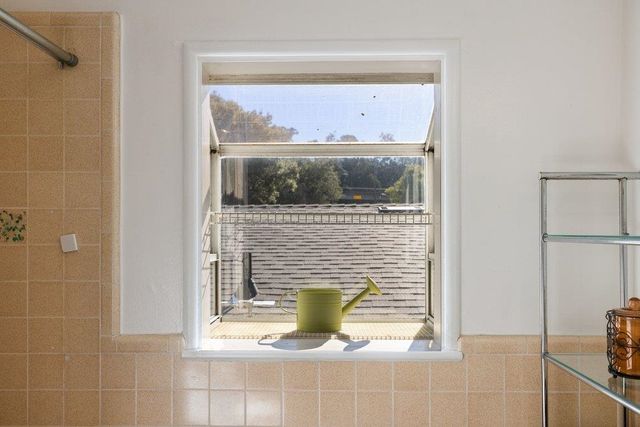 9600 Golf Links, Oakland, CA 94605