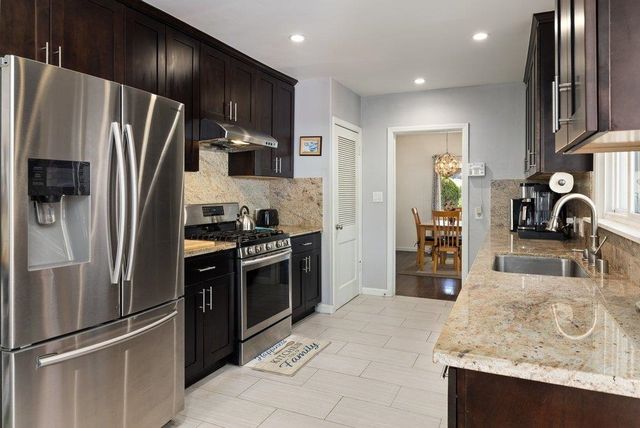 9600 Golf Links, Oakland, CA 94605