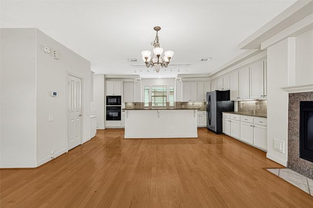 2414 Calumet Street B, Houston, TX 77004