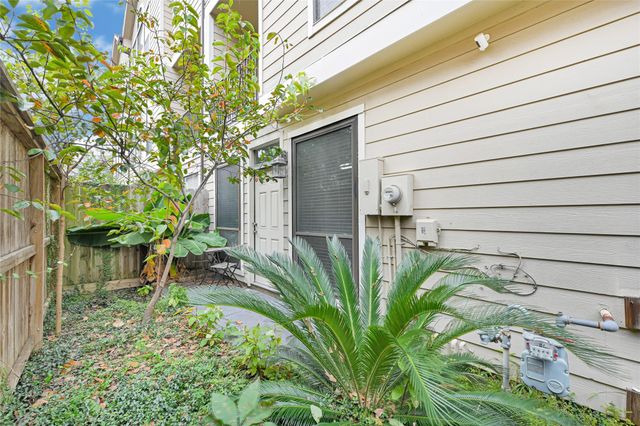 2414 Calumet Street B, Houston, TX 77004