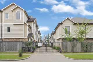 2414 Calumet Street B, Houston, TX 77004
