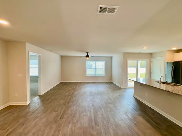 512 Woodland Farms Circle, Aynor, SC 29511