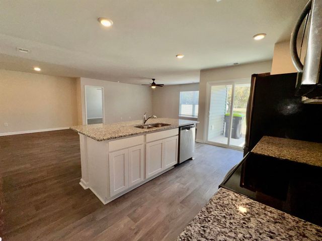 512 Woodland Farms Circle, Aynor, SC 29511