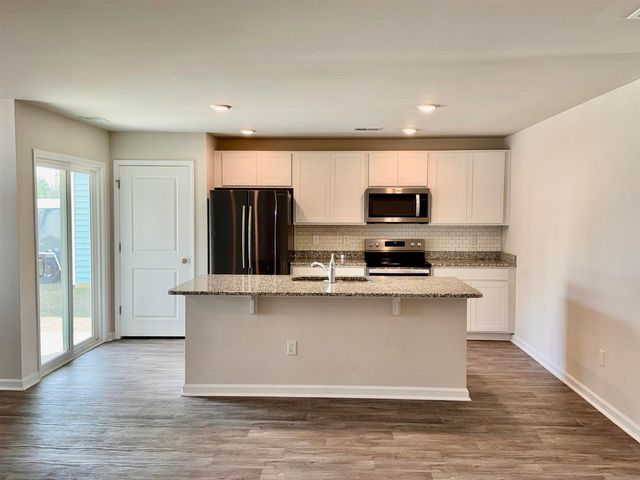 512 Woodland Farms Circle, Aynor, SC 29511