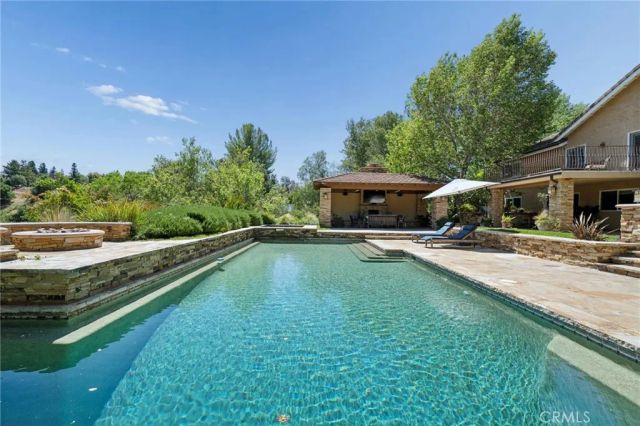 22043 Parvin, Saugus, CA 91350