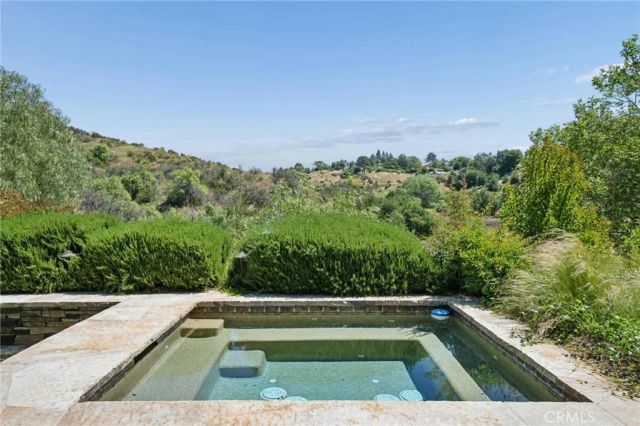 22043 Parvin, Saugus, CA 91350