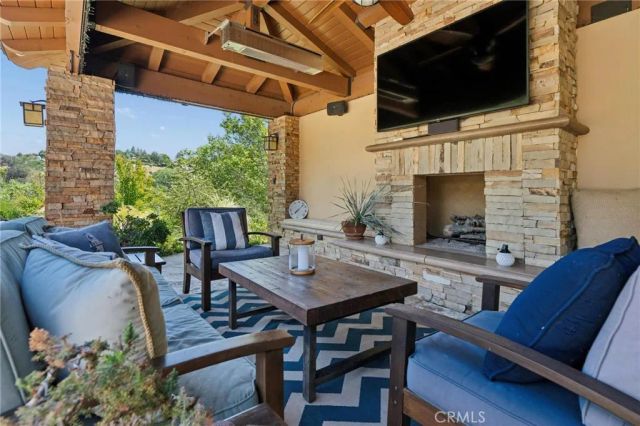 22043 Parvin, Saugus, CA 91350
