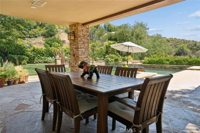 22043 Parvin, Saugus, CA 91350