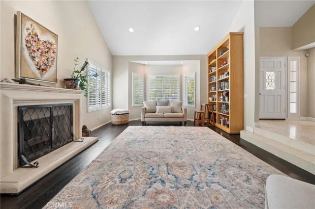 22043 Parvin, Saugus, CA 91350