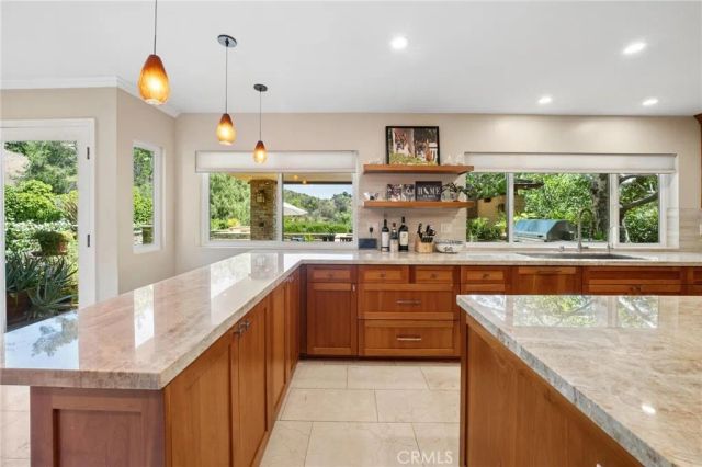 22043 Parvin, Saugus, CA 91350