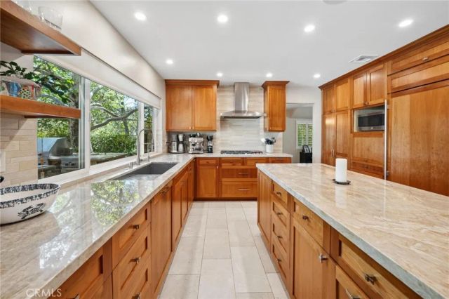 22043 Parvin, Saugus, CA 91350