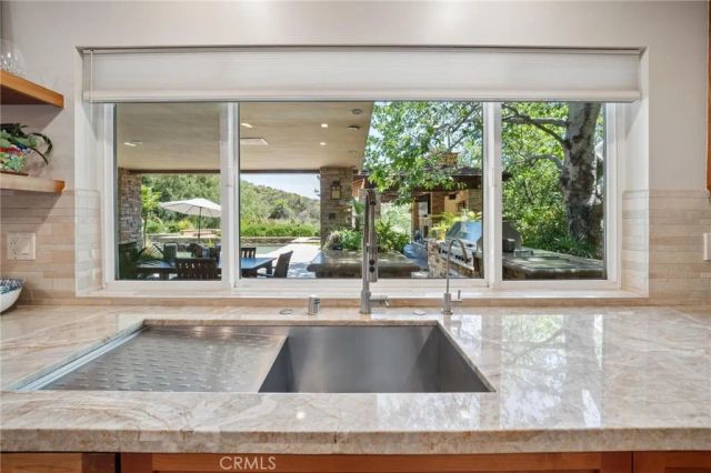 22043 Parvin, Saugus, CA 91350