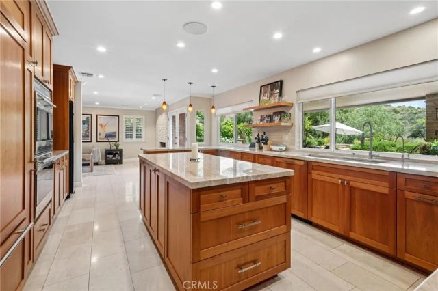 22043 Parvin, Saugus, CA 91350
