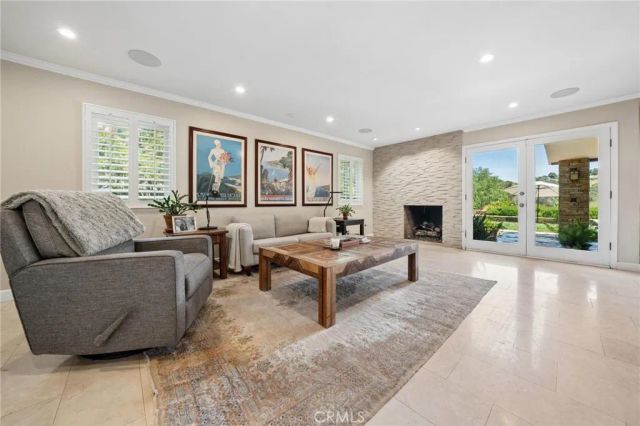 22043 Parvin, Saugus, CA 91350
