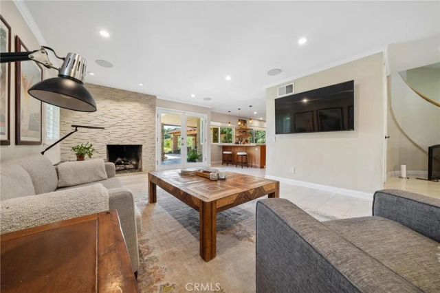 22043 Parvin, Saugus, CA 91350