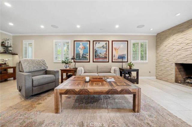 22043 Parvin, Saugus, CA 91350