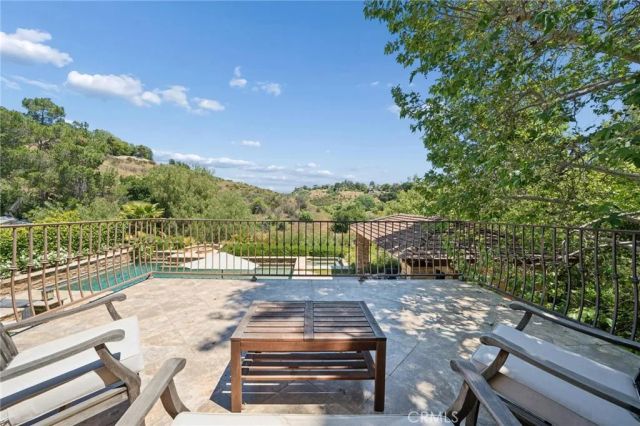 22043 Parvin, Saugus, CA 91350