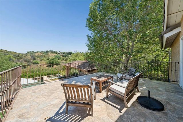 22043 Parvin, Saugus, CA 91350