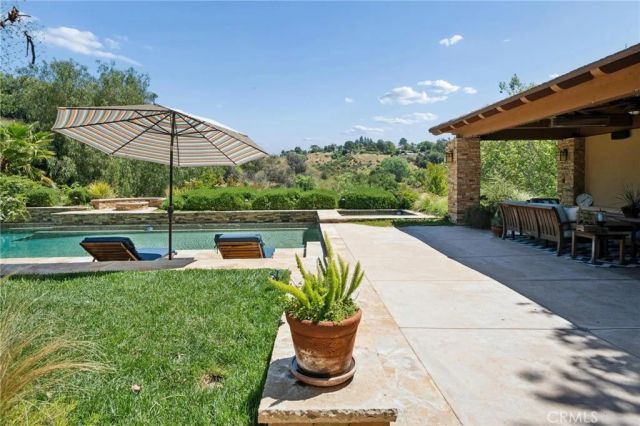 22043 Parvin, Saugus, CA 91350