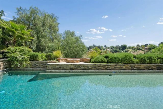 22043 Parvin, Saugus, CA 91350