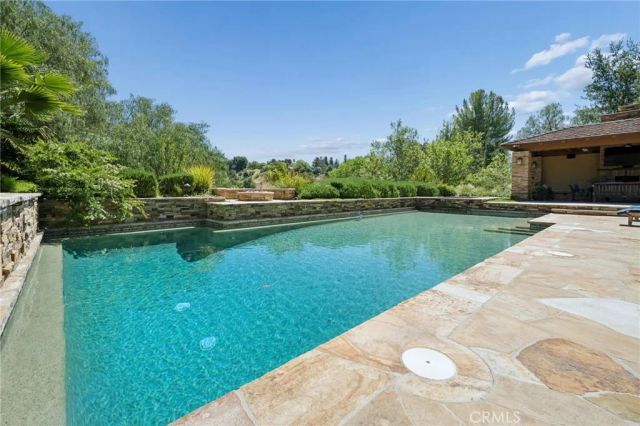 22043 Parvin, Saugus, CA 91350