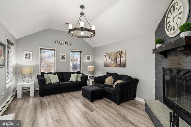 5 PIN OAK DR, New Egypt, NJ 08533