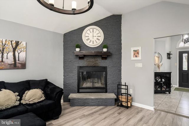 5 PIN OAK DR, New Egypt, NJ 08533