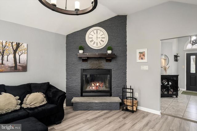 5 PIN OAK DR, New Egypt, NJ 08533