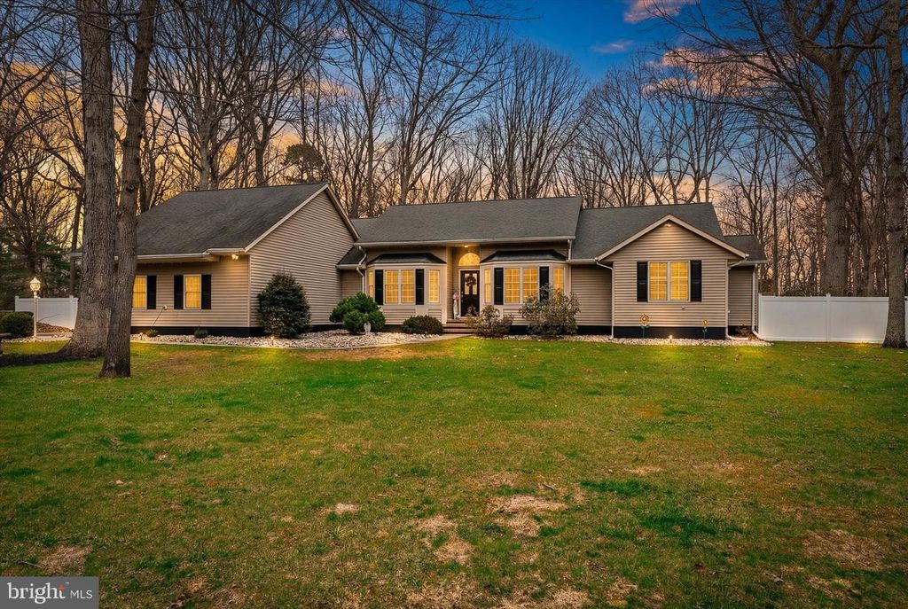 5 PIN OAK DR, New Egypt, NJ 08533