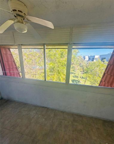 22605 SW 66th Ave 409, Boca Raton, FL 33428