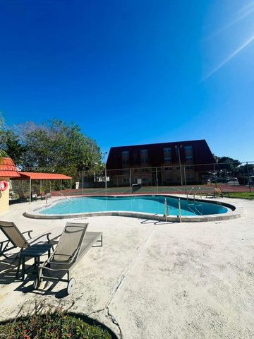 22605 SW 66th Ave 409, Boca Raton, FL 33428