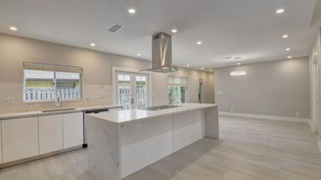 6813 Viento Way, Boca Raton, FL 33433