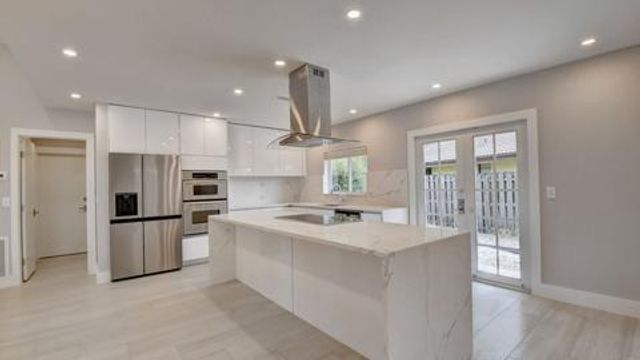 6813 Viento Way, Boca Raton, FL 33433