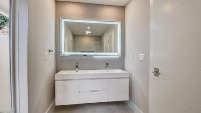 6813 Viento Way, Boca Raton, FL 33433