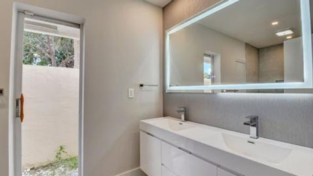 6813 Viento Way, Boca Raton, FL 33433