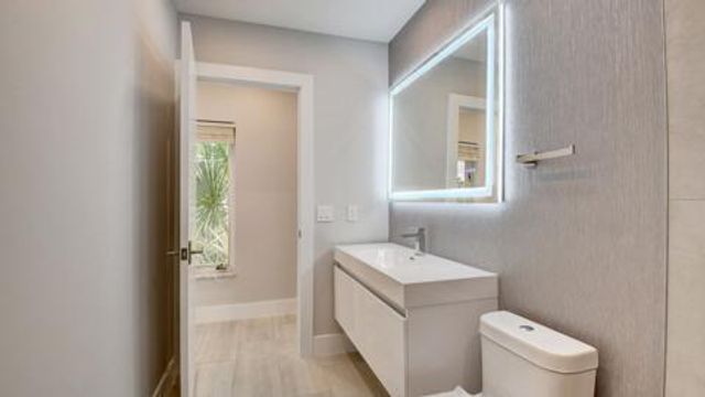6813 Viento Way, Boca Raton, FL 33433