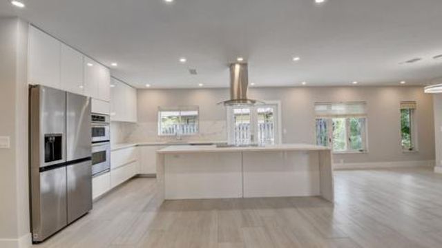 6813 Viento Way, Boca Raton, FL 33433